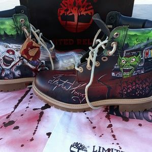 Custom holloween timberland boots Stephen king